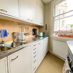 Quaint 1Bd Flat Private Balcony West Kensington
